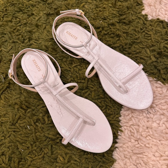 KHAITE The Jones Flat Sandal in White Crinkled Leather - Picture 1 of 4